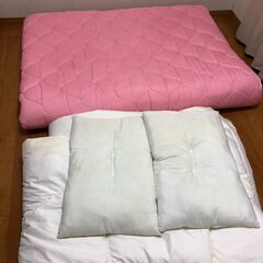 ダブルサイズ　掛敷布団枕２つ　シーツカバーセット