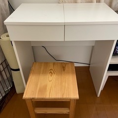 IKEA ドレッサー　イス