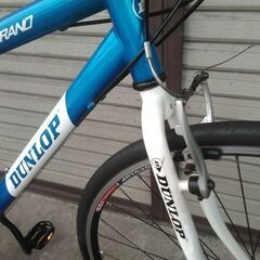 クロスバイク ダンロップ WEB SORANO 18段変速 ホワイト+ブルー 配送無料