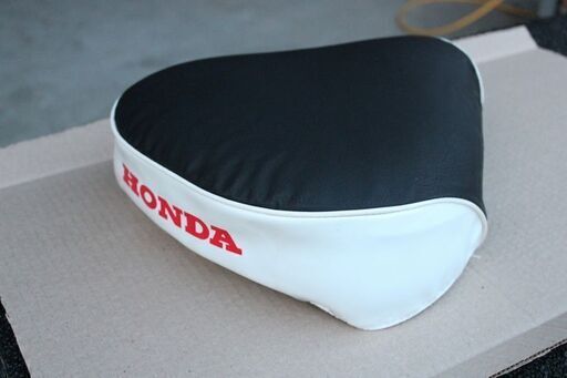 部品株取引成立御礼！　カブのシート３点セット。 部品株取引成立御礼！ カブのシート3点セット。