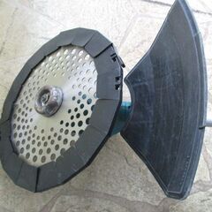 74 充電式草刈機 maktia  マキタ MUR142UDRF 14.4V 中古品【寄楽屋大網茂原店】 