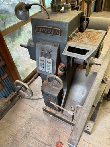 「値下げ」木材を加工する機械