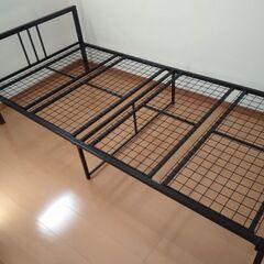 美品 たったの2千円ポッキリ  パイプベッド  シングルベッド ...
