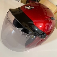 赤のヘルメット　未使用　