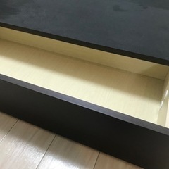 シングルとセミダブルのベットフレームセット