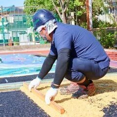 ゴムチップを使ったものづくりで陸上競技場をつくるお仕事(⋈◍＞◡＜◍)舗装工事作業員【賞与年2回】 - 土木