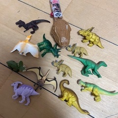 恐竜　人形　おもちゃ