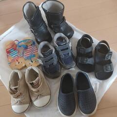 子供靴　シューズ　スニーカー　サンダル　ブーツなど六種類