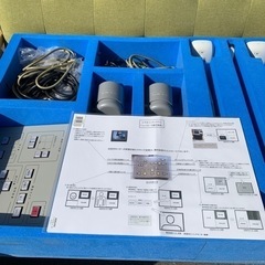 某裁判所使用品　ビデオリンクシステム　他？　モニター、機材山