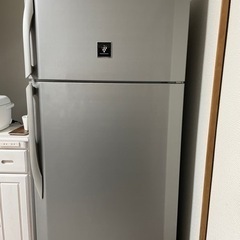 シャープ大型冷蔵庫555リットル