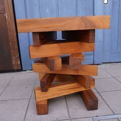 arflex(アルフレックス) Riva 1920 リーヴァ FALO ファロ ウォールナットスツール です！現代的なデザインで、テーブルやオブジェなど幅広い用途でお使いいただけます♪CD137