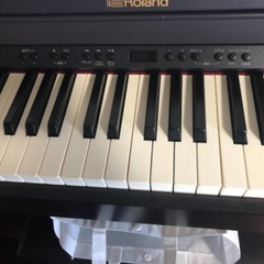 電子ピアノ　ローランド　RP501R