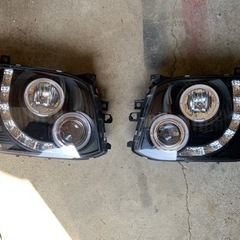 ハイエース200系3型　プロジェクターヘッドライト