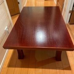 木製テーブル　ちゃぶ台とローテーブル