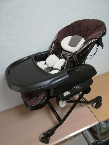 Combi Nemulila Auto Swing ハイローベット＆チェア