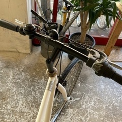 前輪タイヤ・前輪チューブ新品！】6段変速 26インチ クロスバイク 白