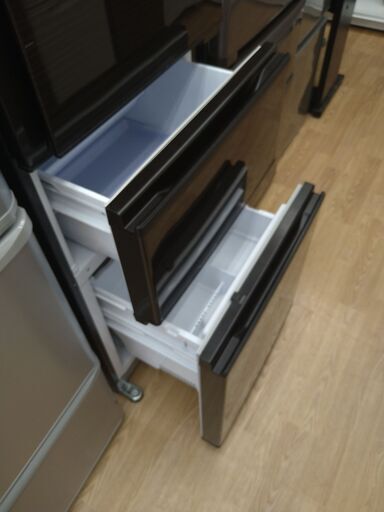 三菱 3ﾄﾞｱ冷蔵庫 300L 2019年製 KJ496