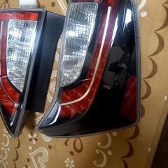 プリウス30社外テールランプほぼ新品。前期を後期スタイルに