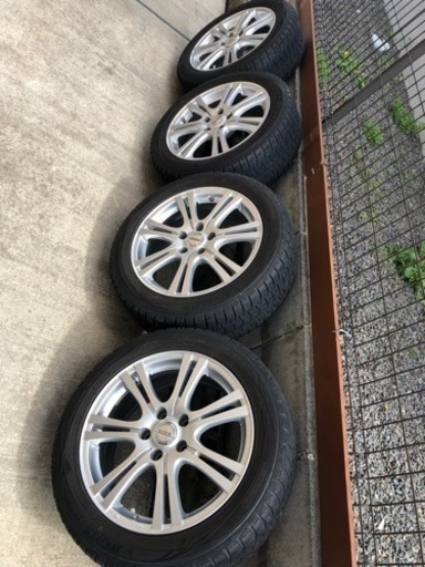トヨタ、アルファード、ベルファイヤー用のスタッドレスタイヤ