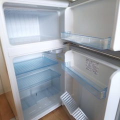冷蔵庫差し上げます。