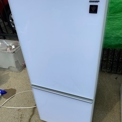 お薦め品‼️ シャープ どっちもつけかえドア ガラストップ冷蔵庫 137L