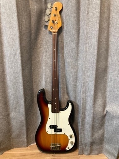 Fender？プレシジョンベース  フレットレス　エレキベース　中古