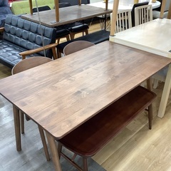 ケユカのベンチダイニング4点セットです。