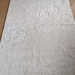 LAURA ASHLEY 絨毯 白（140mm*200mm）を譲...