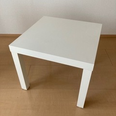 IKEA テーブル 白　正方形