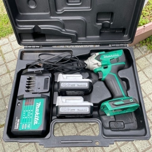 マキタ インパクトドライバ M697D