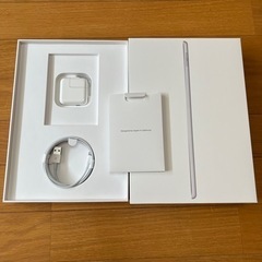 Apple iPad 空箱　ケーブル　アダプタ付き