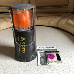 スノーピーク　ワンアクションローテーブル竹とランタン