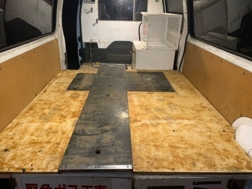 平成24年式キャラバン専用設計　荷台　ラック