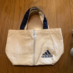 adidasミニミニバック