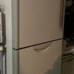 日立冷蔵庫 2002年製 305L 左開きドア、25日か26日に...