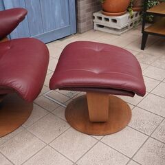 karimoku(カリモク家具)のTHE FIRST(ザ・ファースト) RU72 本革リクライニングチェアー&オットマン Lサイズ。北欧スタイルのレザーパーソナルチェアーはシアタールームにもおススメ♪CD224