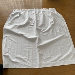 白い遮光カーテン　二枚ワンセット