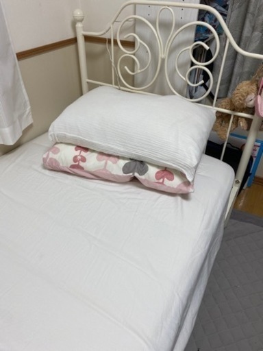 新品同様　シングルベッド
