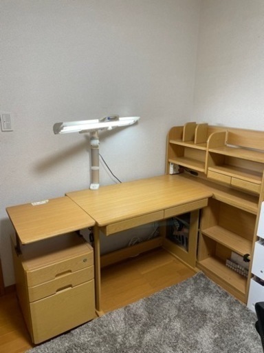 ニトリ学習机です