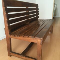 教会で使われていたらしいベンチ