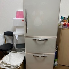 265ℓ冷蔵庫　2011年製