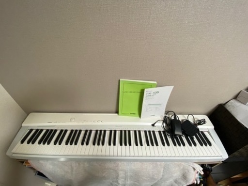 電子ピアノ CASIO PX-135 白 箱あり 楽譜あり
