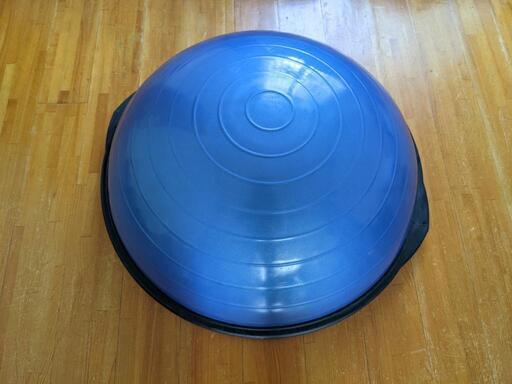米国製 BOSU BALL ボスボール バランス ボールになります。