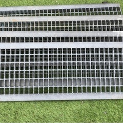 グレーチング GUH 30H25  T2  自動車用　4枚セット