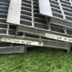 グレーチング GUH 30H25  T2  自動車用　4枚セット