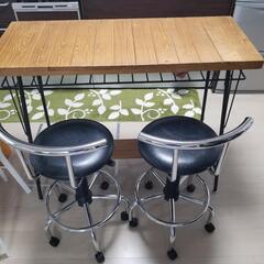 【ネット決済・配送可】カウンターテーブルと椅子二脚美品