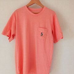 ユニクロ　メンズTシャツ（ピンク）