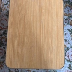 木目調の折り畳みテーブル