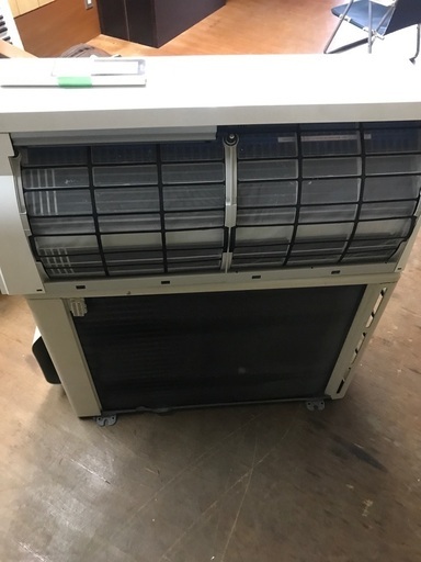 2016 Toshiba 10〜12畳。 無料のエアコンの設置