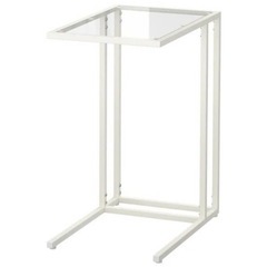 IKEA ガラスサイドテーブル　ラップトップスタンドVITTSJ...
